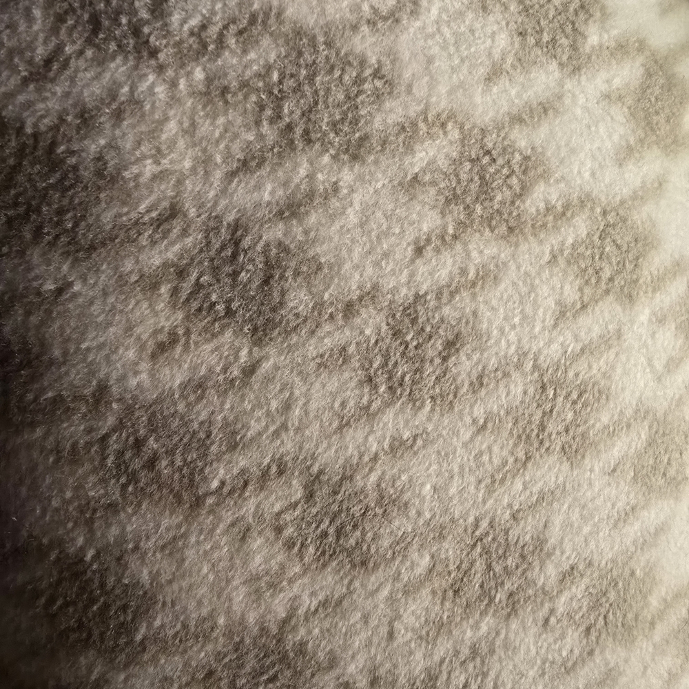 Elegant Cream Houndstooth Cape - Picture 6 of 6